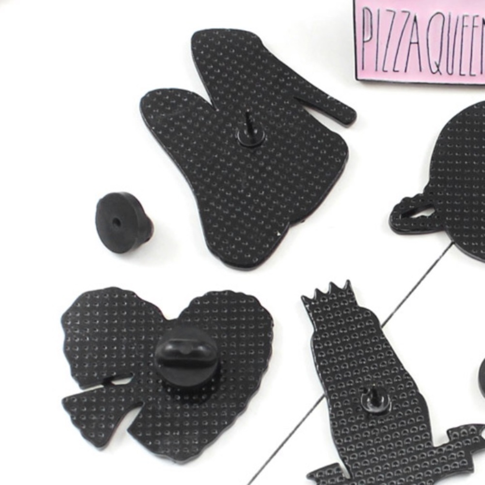 NEW Pizza Girl Heels Enamel Pin Brooch - Picture 2 of 2